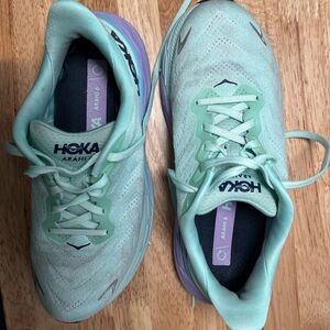 Hoka Ahari 6 running sneakers